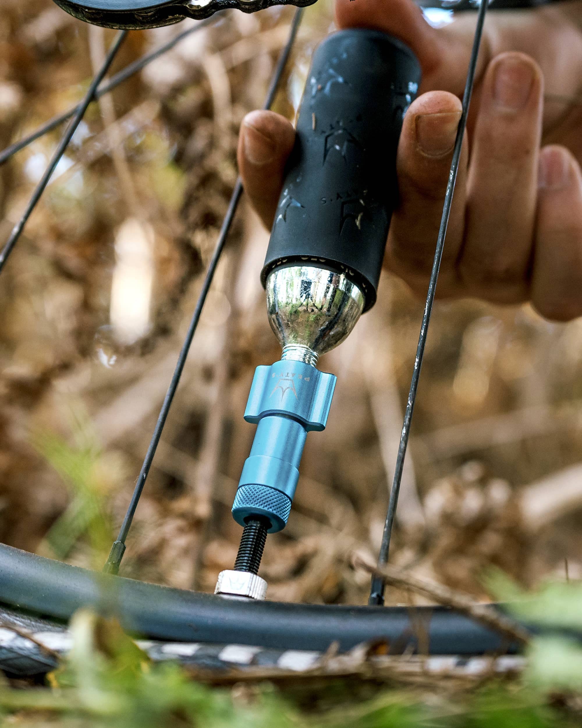 Peaty's Holeshot CO2 Tire Inflator Kit, MTB 25g, Turquoise