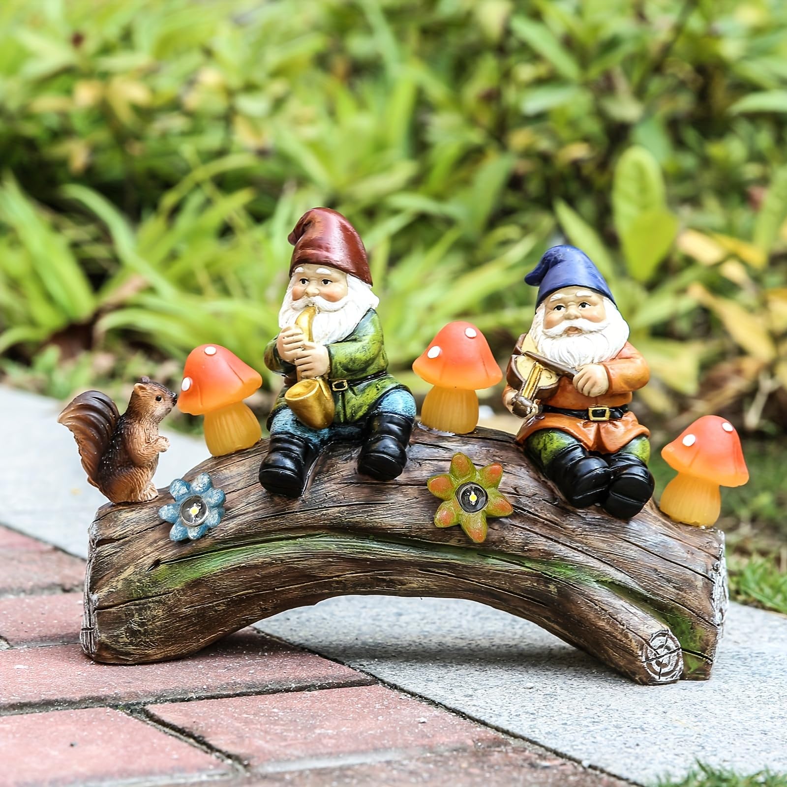 Jy.Cozy Gnome Garden Statue Funny Gnome Solar Mushroom Figurines, Resin Garden Gnomes Fall Decorations Outdoor for Patio Yard Lawn Porch, Ornament Gift