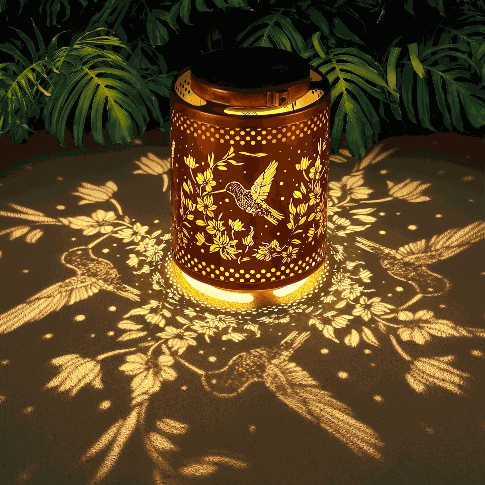Hummingbird Solar Lanterns Garden Decor Birthday Gifts for Women Mon Grandma Metal Hanging Solar Lights Waterproof Outdoor Decoration for Outside LED Lanterns for Yard Patio Lawn Pathway Landscape