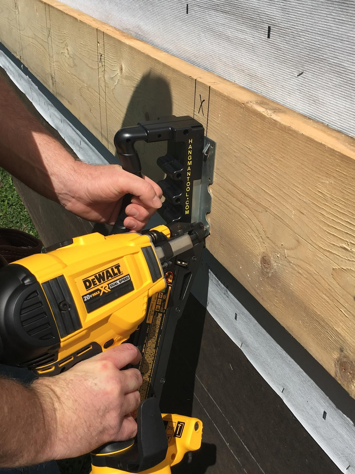 Hang Em Fast Tool - Metal Joist Hanger Installation Jig - Lightweight Durable Ergonomic - Fast & Easy - Deck, Floor System, Small Truss - for Dimensional Lumber Sizes 2x6 2x8 2x10 2x12