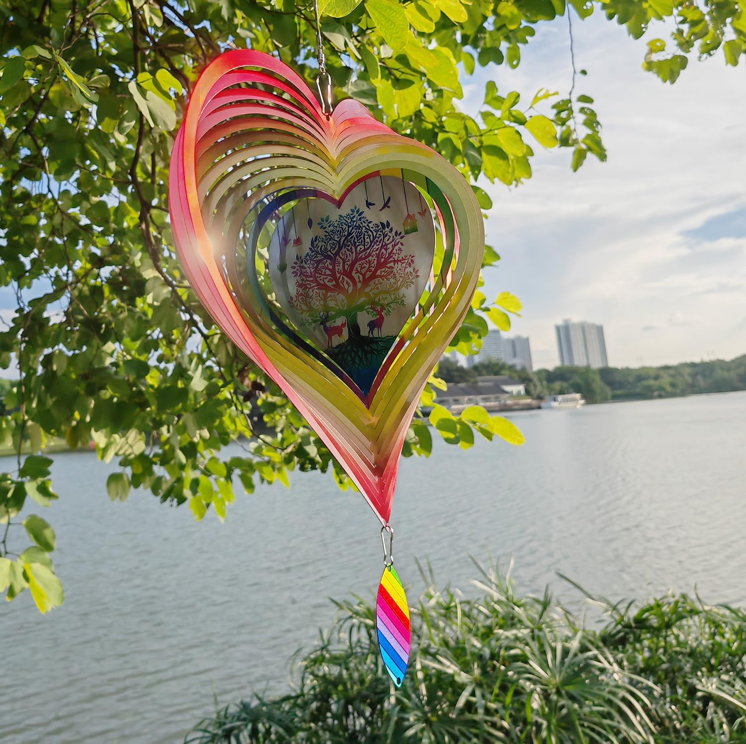 Heart Wind Spinners for Yard and Garden, 3D Metal Ornaments Garden Decor Gifts Stainless Steel Heart Pattern Spinners with 360° Rotating Hook
