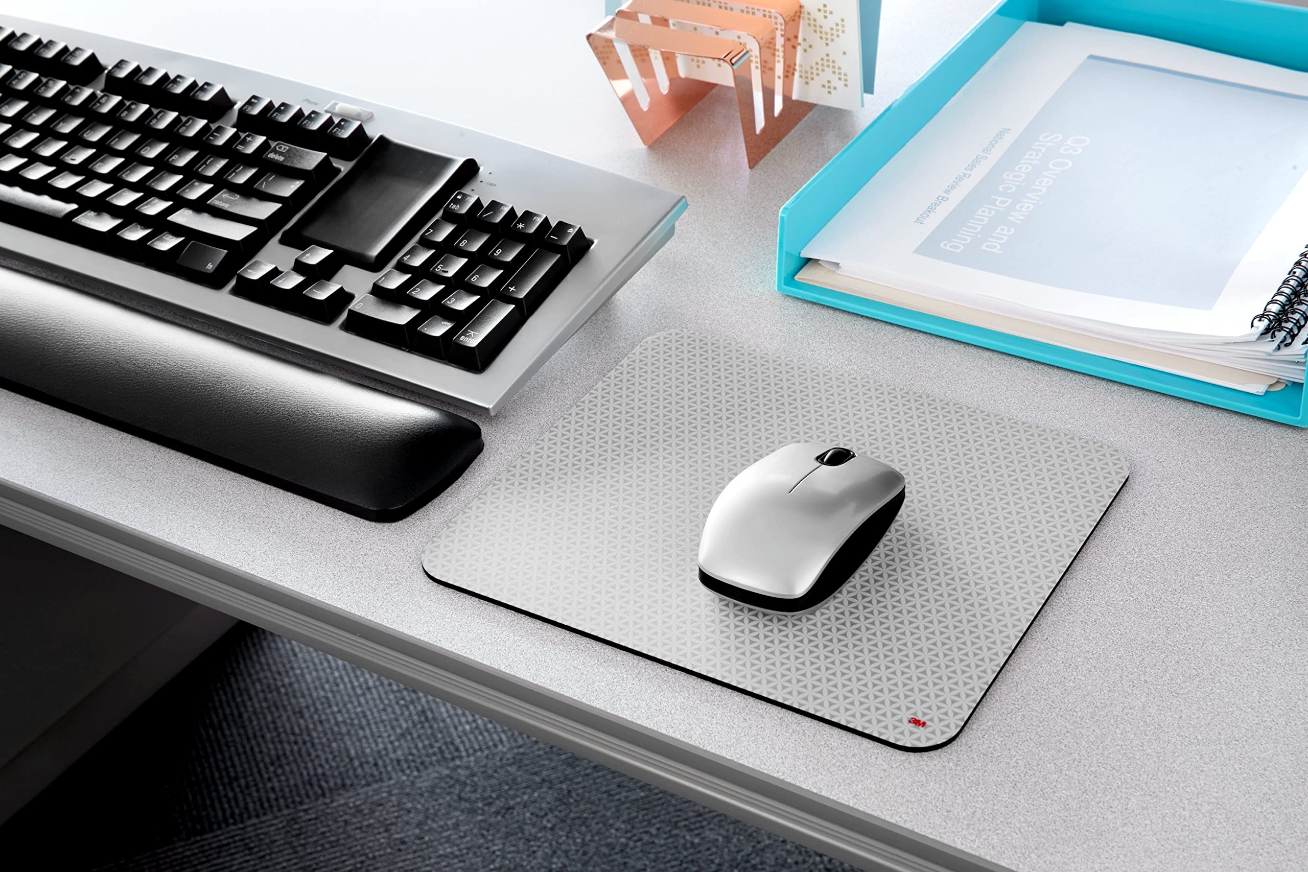 3M Precise Mouse Pad Enhances the Precision of Optical Mice at Fast Speeds, Easy to Clean, Stays in Place, 9 in x 8 in (MP114-BSD1)
