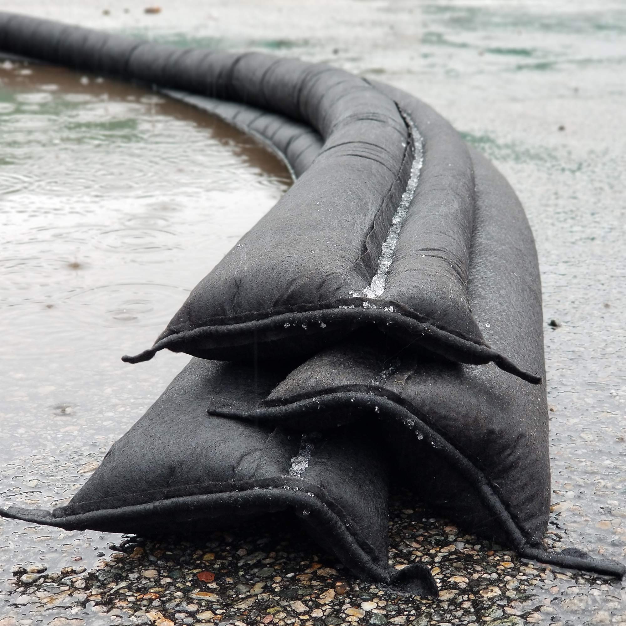 Quick Dam QD65-1 Water-Activated Flood Barrier-5 Feet-1/Pack, 5-ft, Black