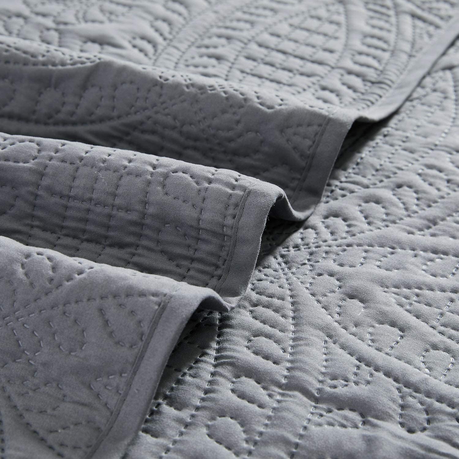 Mellanni Bedspread Coverlet Set + Silk Pillowcase Bundle&Save - Bundle Includes: 3 Piece Quilt Set and 1 Mulberry Silk Pillowcase (King, Gray & Dark Gray)