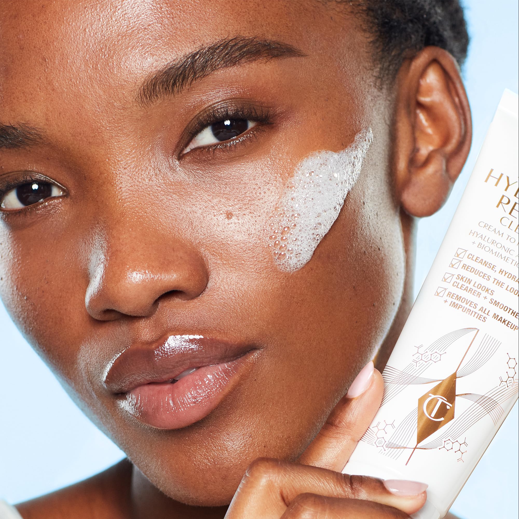 Charlotte Tilbury Magic Hydration Revival Facial Cleanser - Gentle, Foaming Face Wash to Hydrate, Revive & Prime Skin - Helps Reduce the Appearance of Pores While Removing Makeup & Impurities (120ml)