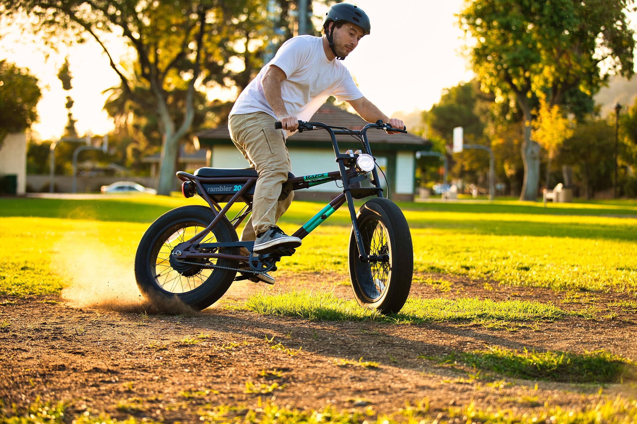 Razor Rambler 20 – Class 2 Adult Electric Bike with Retro Style, Up to 19.9 MPH, Up to 16.6 Miles of Range, 500-Watt Rear-Wheel Hub-Driven Motor