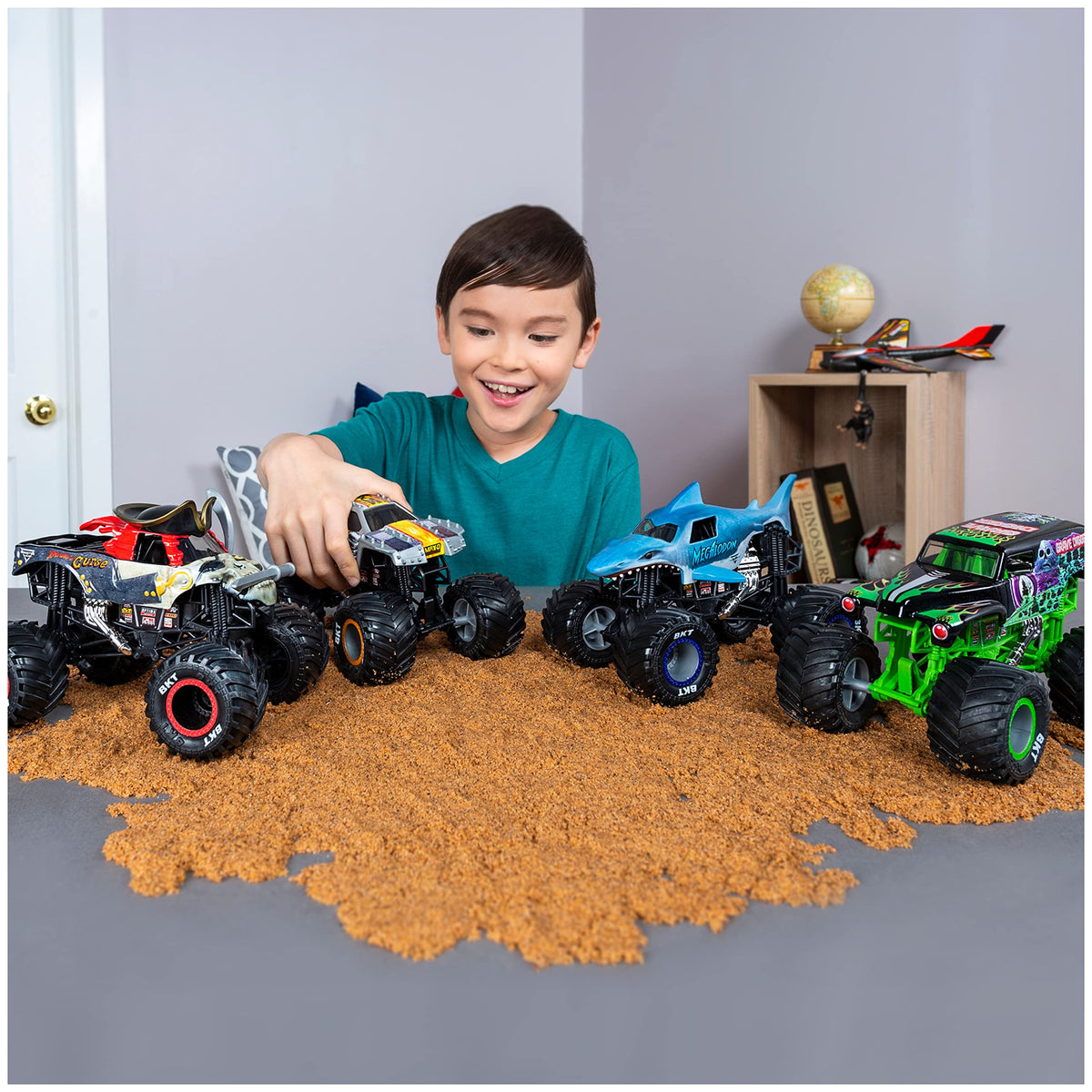 Monster Jam, Official Son-uva Digger Monster Truck, Die-Cast Vehicle, 1:24 Scale