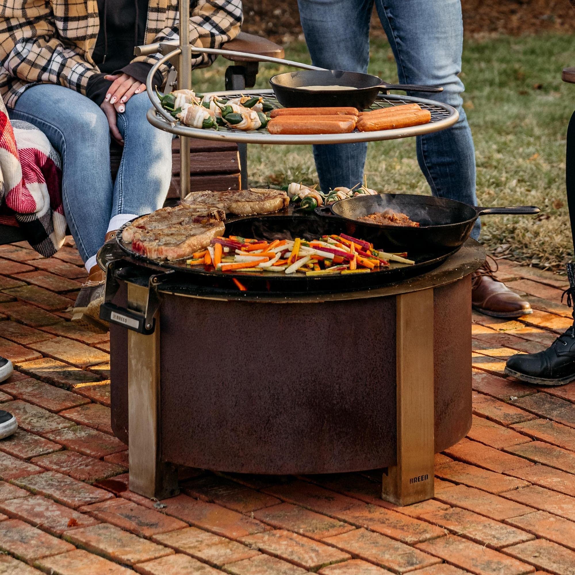 Breeo SearPlate Griddle X24 - Compatible with X Series 24 Smokeless Fire Pit - Outdoor Searing Grill - Durable Flat Top Griddle - Carbon Steel Searing Surface, USA Made - Live-Fire Cooking Accessory