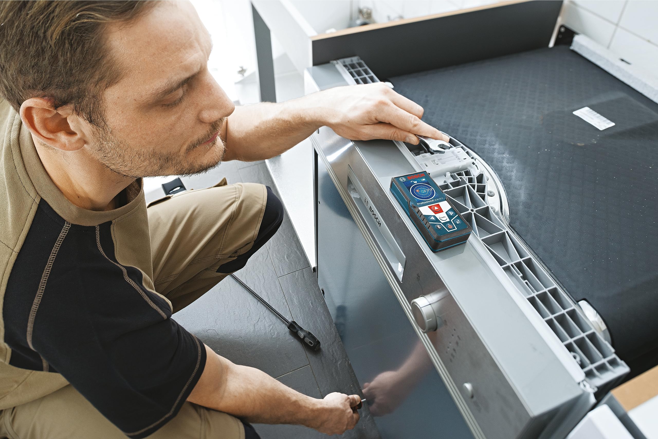 BOSCH GLM 50 C 165 Ft Laser Distance Measure, Includes 2 AAA Batteries, Hand Strap, Target Cards, & Pouch