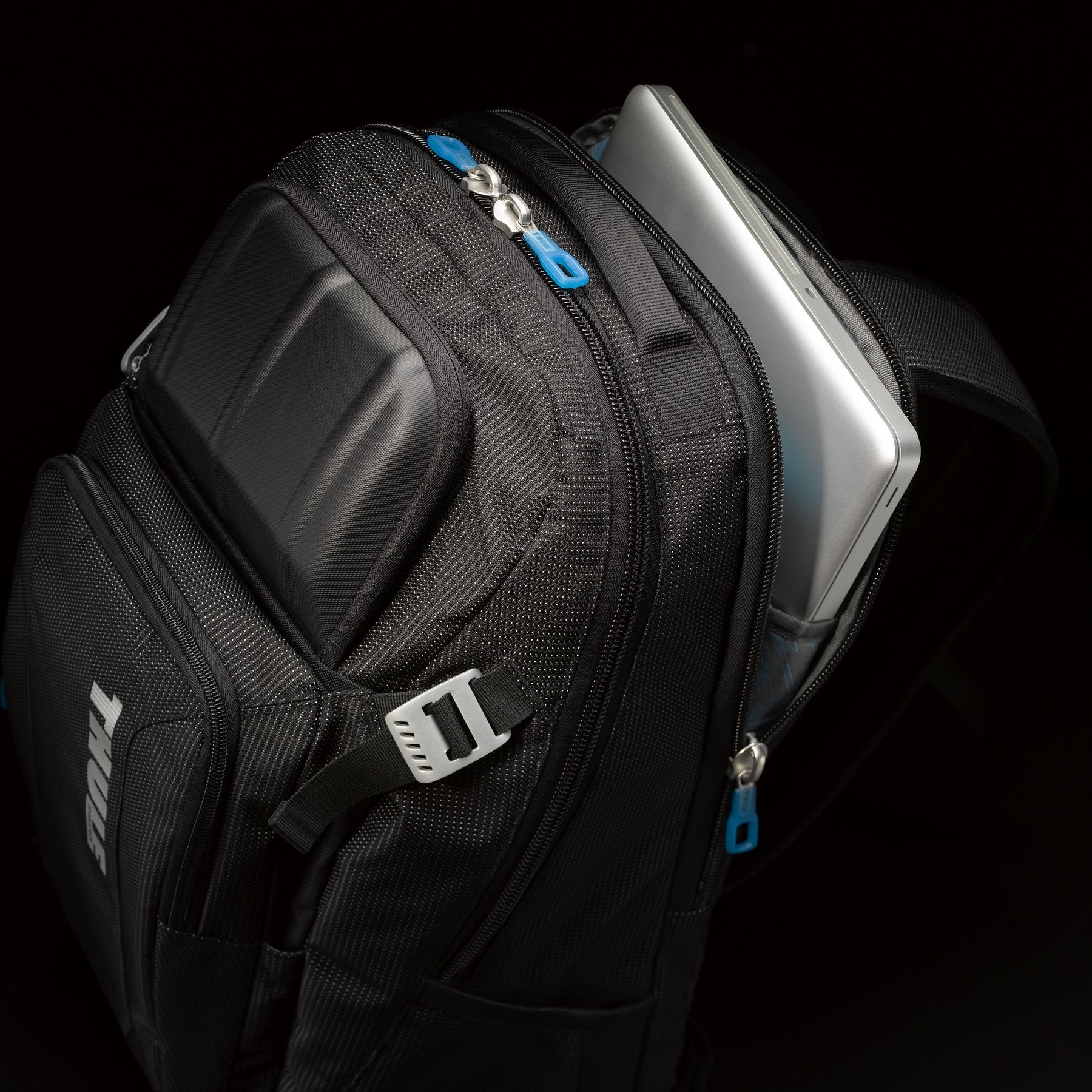 Thule Crossover 32L Backpack - 15inch MacBook Pro / 15.6inch PC/Tablet compatible - Crush proof sunglass/tech pocket - Travel backpack - Carry on sized backpack,Black