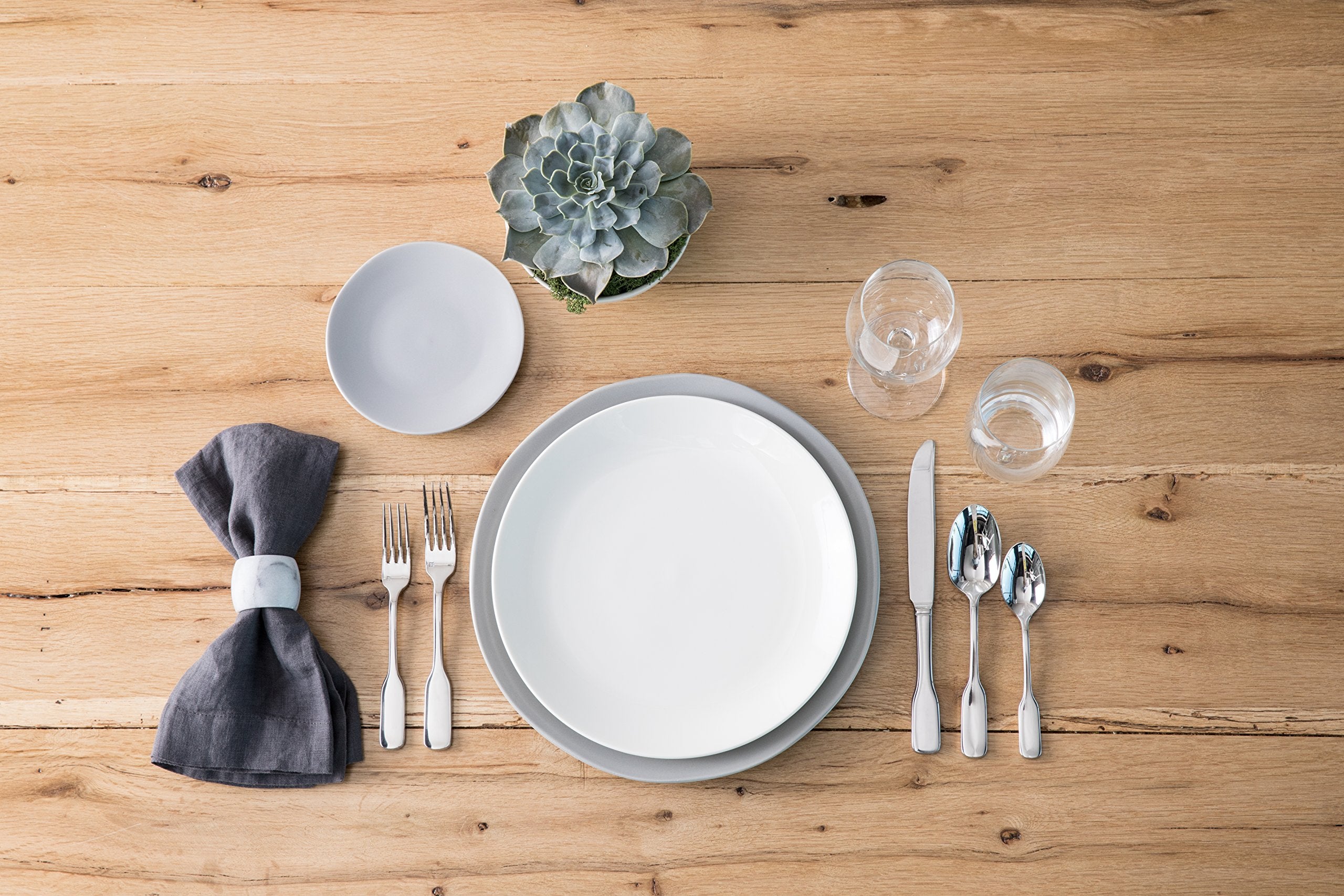 Fortessa Vitraluxe Dinnerware Heirloom Dinner Plate, 10.75-Inch, Set of 4, Linen