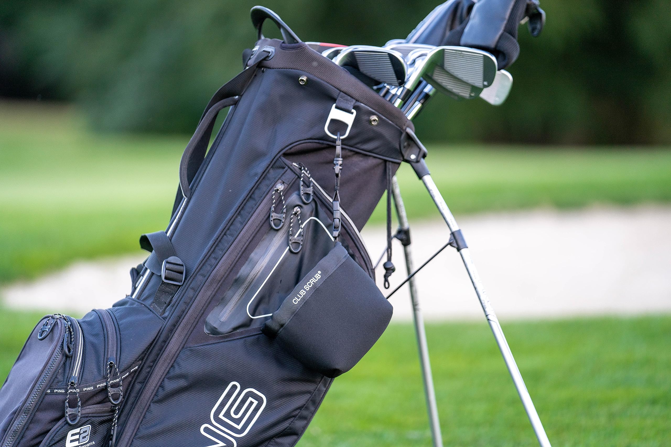 Club Scrub Golf Club and Golf Ball Cleaning Bag, Waterproof Clean Face Technology Liner, Perfectly Dry Neoprene Exterior, Detachable Clip, Machine Washable, Cleans Club Grooves, Black