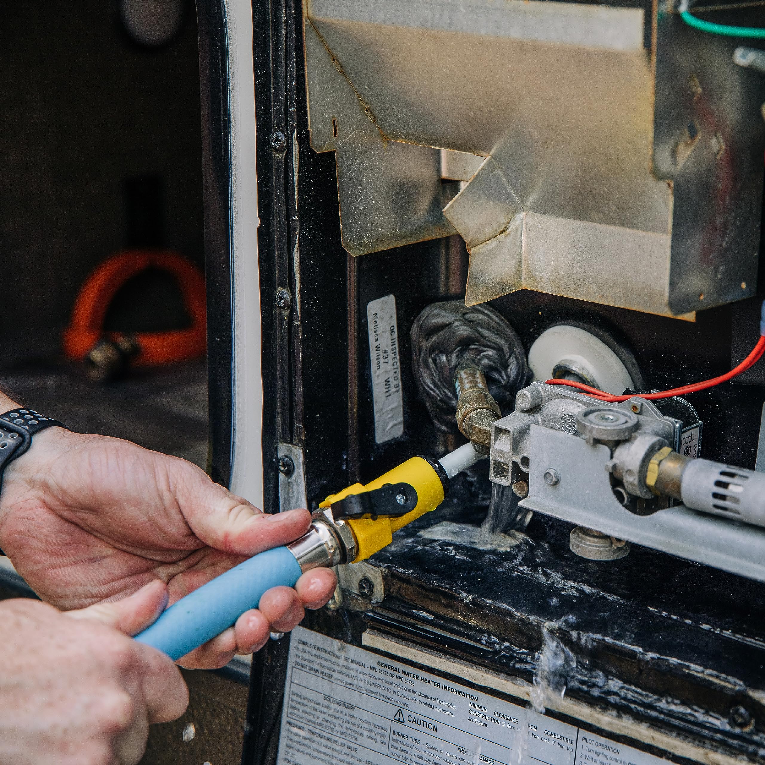 Camco Camper & RV Water Heater Tank Rinser - Improves Water Heater Function by Flushing Out Sediment - Easily Attaches to Standard Garden Hose & Features Convenient Shutoff Valve (11691)