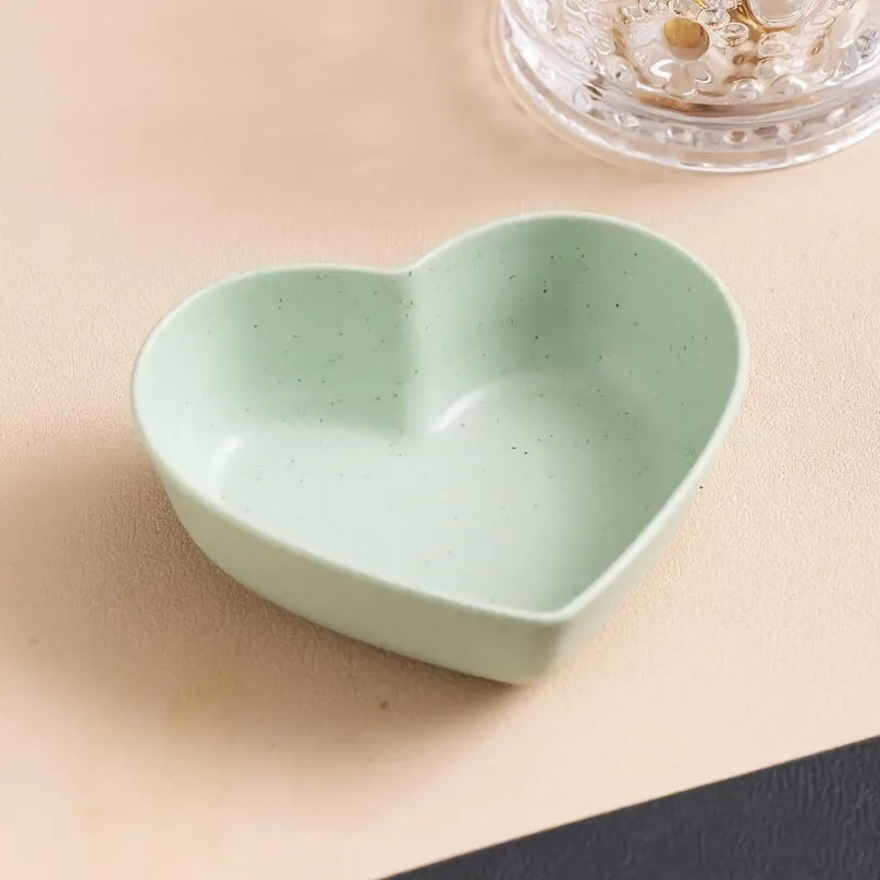 Heart-Shaped Wheat Straw Plastic Seasoning Dish