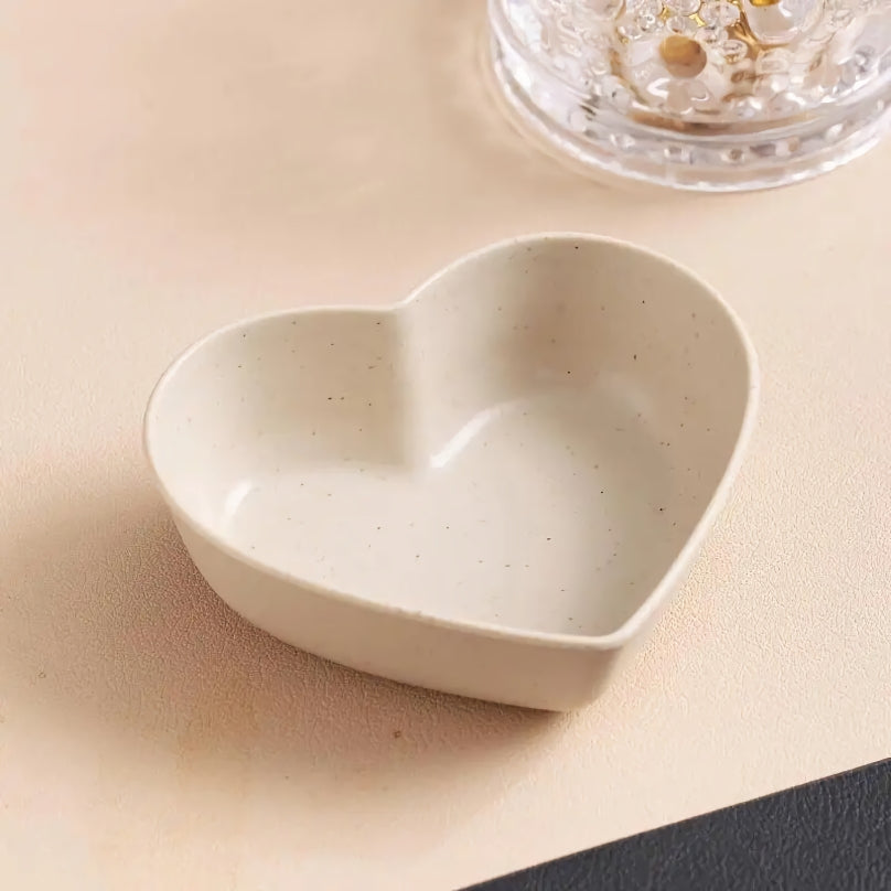 Heart-Shaped Wheat Straw Plastic Seasoning Dish