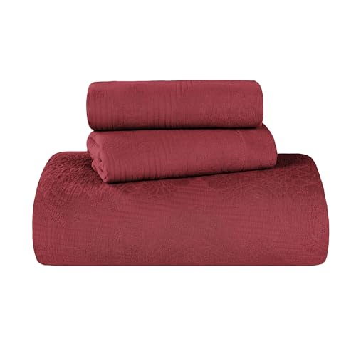 Superior Cotton 2-Piece Bedspread Set, Home Bed Decor, Warm Bedding, 1 Oversized Bedspread, 1 Pillow Sham, Medium Weight Blanket, Medallion Scroll, Matelasse Woven, Victory Collection, Twin, Garnet