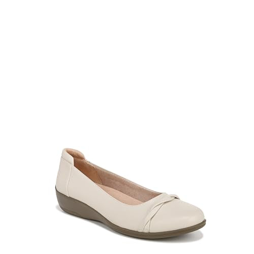 LifeStride Womens Impact Slip-On Almond Milk 8.5 M