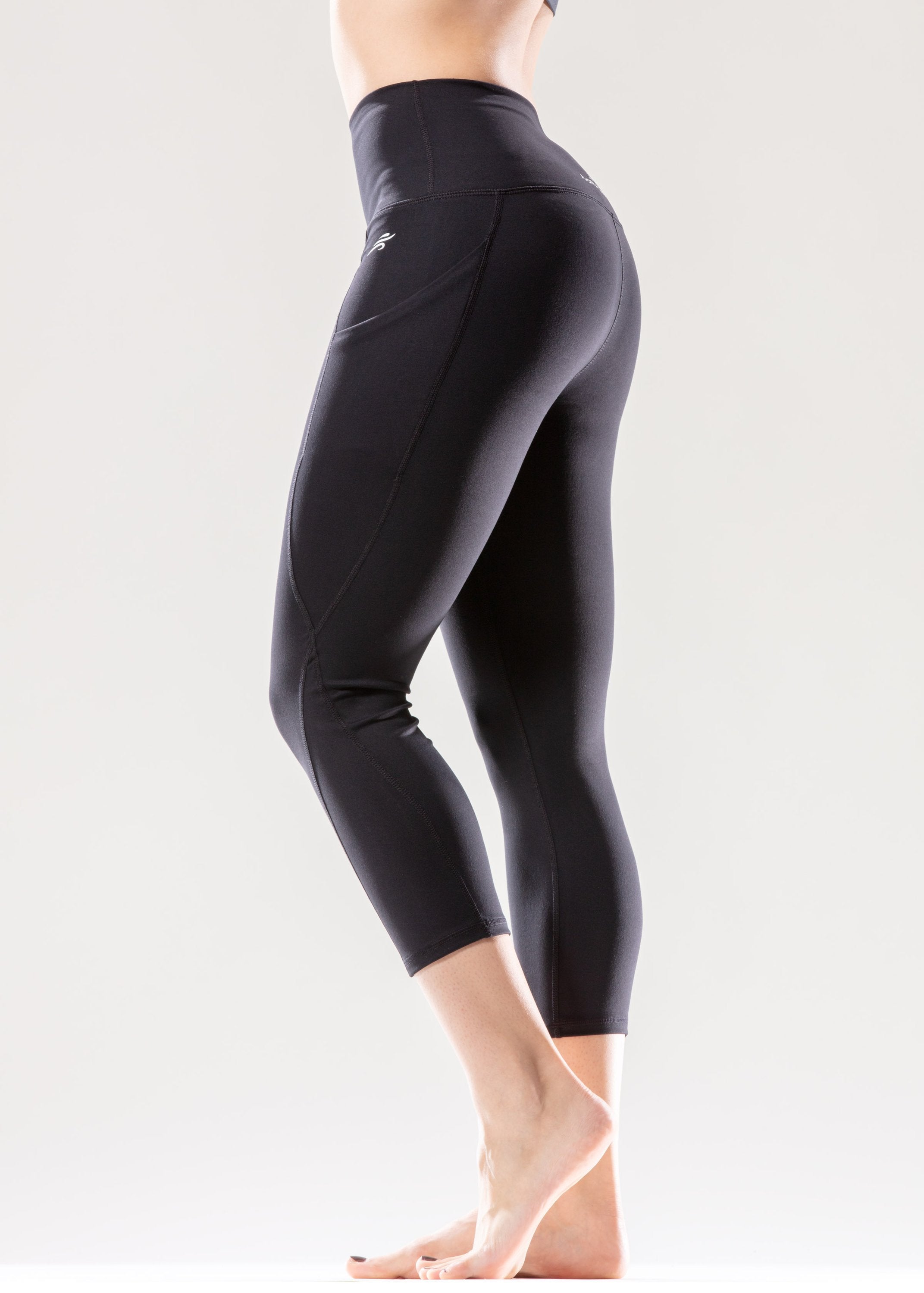 Jolie High-Waisted Capri Leggings with Hip Pockets