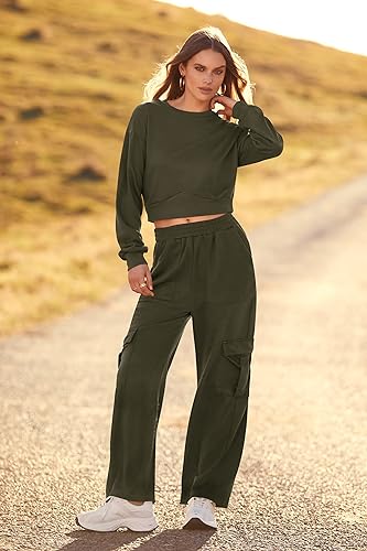 PRETTYGARDEN Womens Fall 2 Piece Outfits Sweatsuits Sets Long Sleeve Crop Tops Sweatshirt Wide Leg Cargo Pants with Pockets (Black,Medium)