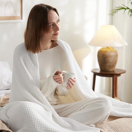 Bedsure 100% Cotton Blanket Queen Size for Bed - Waffle Weave Fall Blanket, Lightweight and Breathable Soft Woven Blanket for Summer, Grey, 90x90 Inches