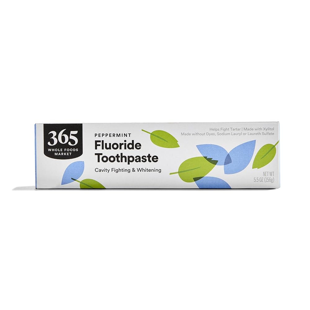 365 by Whole Foods Market, Fluoride Cavity Fighting and Whitening Toothpaste, 5.5 Ounce