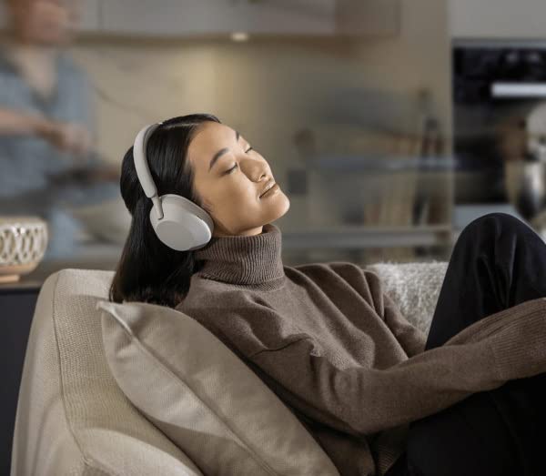 Sony WH-1000XM5 The Best Wireless Noise Canceling Headphones, Made Of Soft Fit Synthetic Leather, Integrated Processor V1, With 4 Beamforming Microphones, Up To 30-Hour Battery Life, Silver