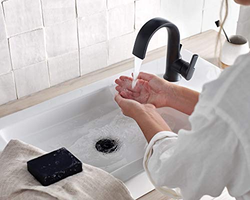 Moen Doux Brushed Nickel One-Handle High Arc Laminar Stream Bathroom Faucet, Modern Bathroom Sink Faucet, S6910BN