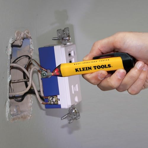 Klein Tools 80113 Tradesmen Backpack Kit with 39-Pocket Tradesman Pro Tool Backpack and Non-Contact Voltage Tester Pen, 2-Piece