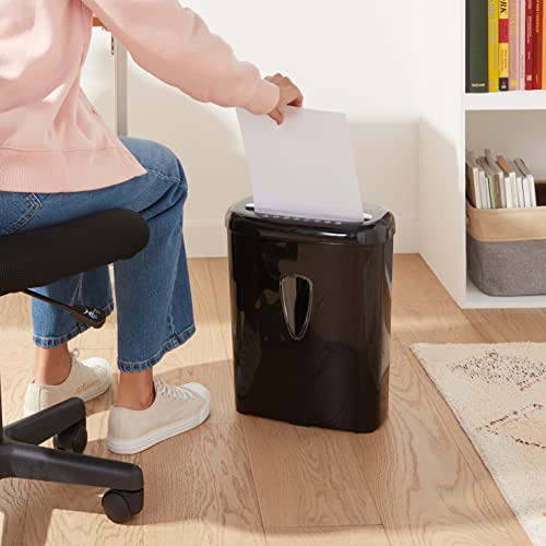 Amazon Basics 6 Sheet High Security Micro Cut Paper and Credit Card Home Office Shredder, Black