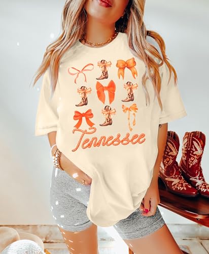 Cowgirl Shirt Women Oversized Western Country Music Shirts Rodeo Graphic Tees Tops Casual Vacation Crew Neck Pullover Apricot