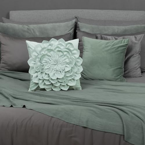 OiseauVoler 3D Flower Throw Pillow Covers Soft Velvet Decorative Pillowcases Sofa Living Room Bed Farmhouse Home Decor 18 x 18 Inch Purple