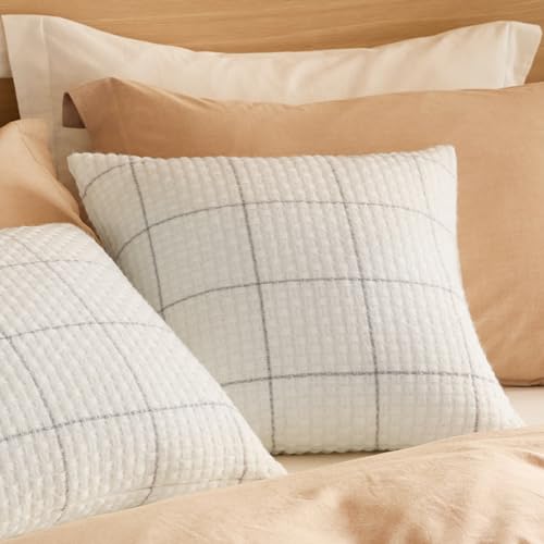 Bedsure Throw Pillow Covers 18x18 Inch - Pack of 2 White Luxury Soft Cozy, Decorative Pillow Covers, Woven Pillow Cover Plaid Jacquard, Home Decor for Sofa Couch Bed
