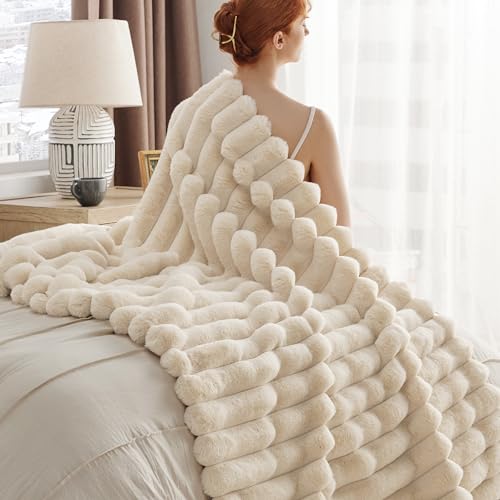 Bedsure Faux Fur Blanket, White Soft and Fluffy Blanket, Fuzzy Cozy Plush Throw Blanket for Couch, Sofa and Bed, Thick and Warm Blanket, Luxury Decorative Blanket 50x70 inches