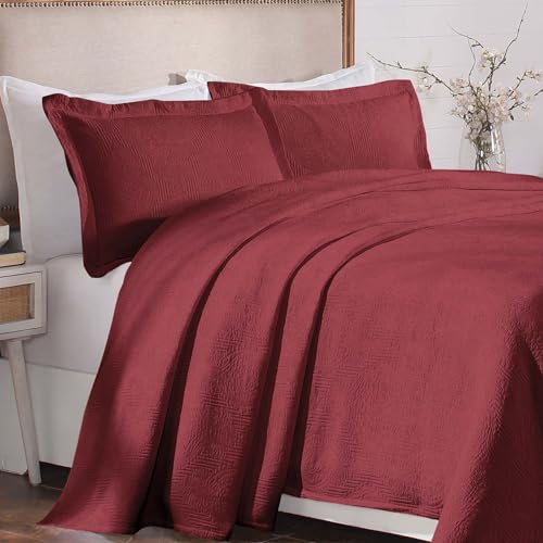 Superior Cotton 2-Piece Bedspread Set, Home Bed Decor, Warm Bedding, 1 Oversized Bedspread, 1 Pillow Sham, Medium Weight Blanket, Medallion Scroll, Matelasse Woven, Victory Collection, Twin, Garnet