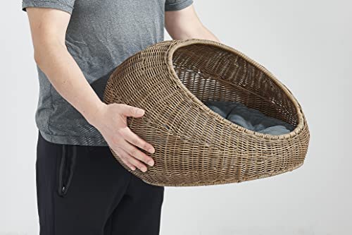D+GARDEN Wicker Cat Bed Dome for Medium Indoor Cats - a Covered Cat Hideaway Hut of Faux Rattan Houses Pets in Dome Basket, Washable