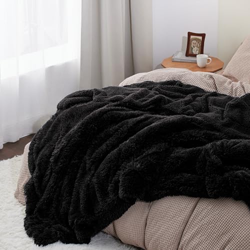 Bedsure Soft Dusty Pink Blankets Queen Size for Bed, Fluffy Fuzzy Blankets for Full Queen Bed, Cozy Plush Sherpa Fleece Faux Fur Blanket for Winter, Thick Warm Blanket Gifts for Women, Men, 90x90