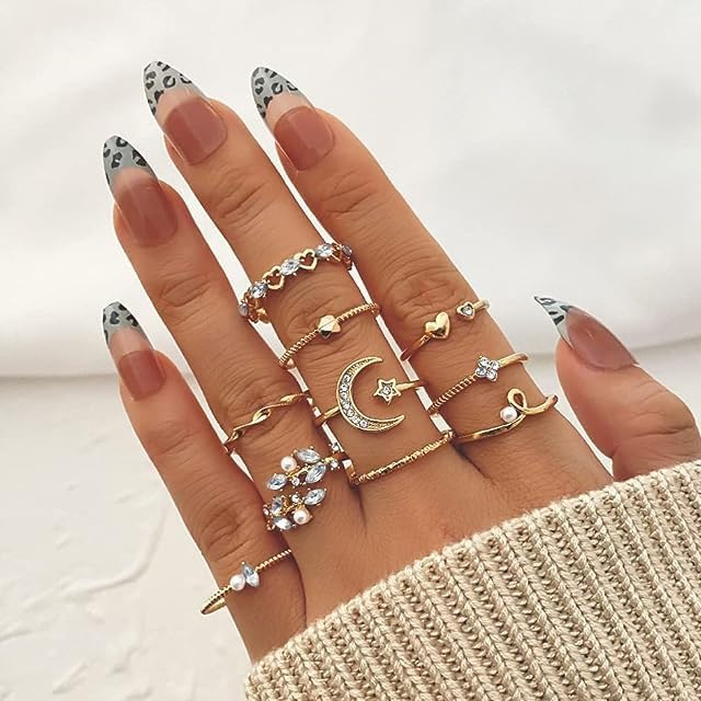 Gold Stackable Rings for Women Gifts Trendy Stuff Simple Star Moon Heart Knuckle Rings Set Boho Rings Cute Stuff Birthday Gifts Valentines Day Gifts