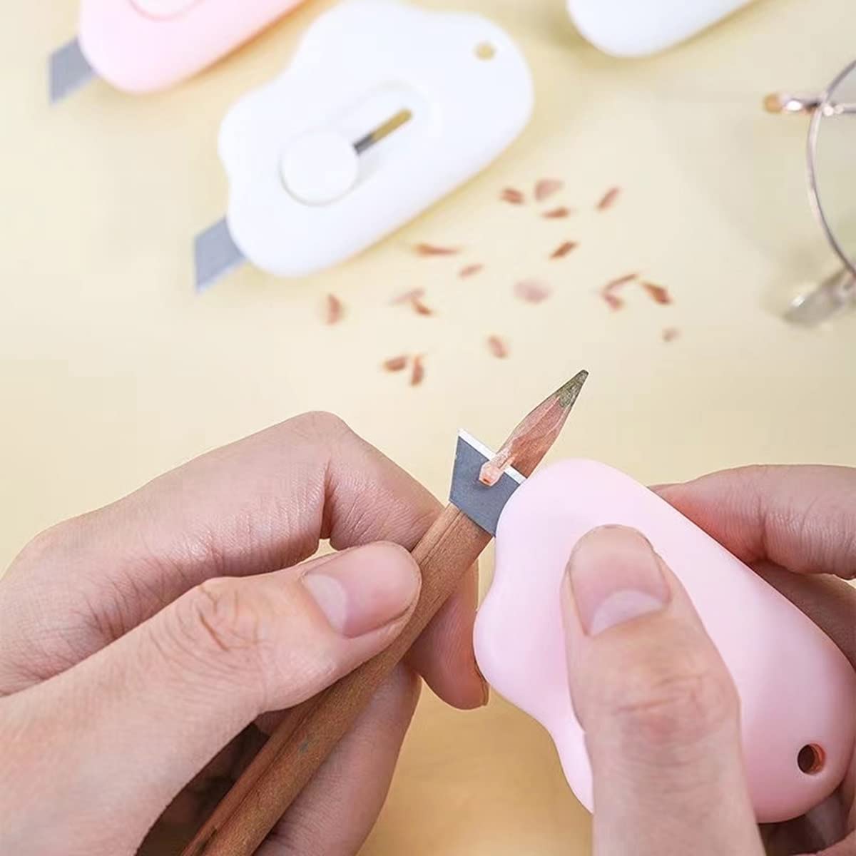 Cute Retractable Box Cutters - 3Pcs Cloud Shaped Mini Art Cutter Utility Knife Office School Stationery for Cutting Envelopes Letter Paper Cutting DIY Crafts