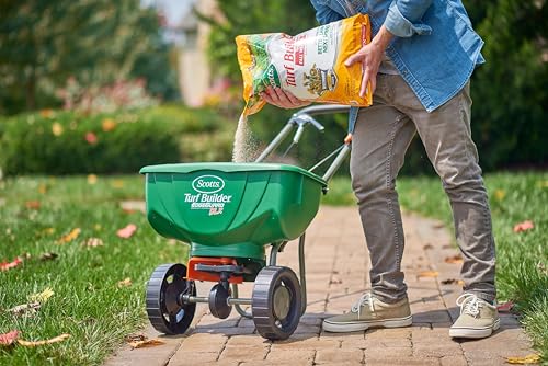 Scotts Turf Builder WinterGuard Fall Weed & Feed3, Weed Killer Plus Fall Fertilizer, 5,000 sq. ft., 14.29 lbs.