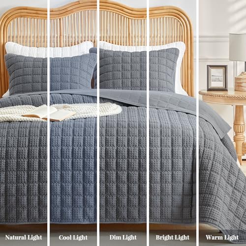 WARMDERN Waffle Weave Quilt Set Queen Size, Soft Lightweight Summer Classic Checkered Quilt Grey Bedding Bedspread Coverlet for All Seasons, Includes 1 Quilt (90" x 96") + 2 Pillow Shams (20" x 26")