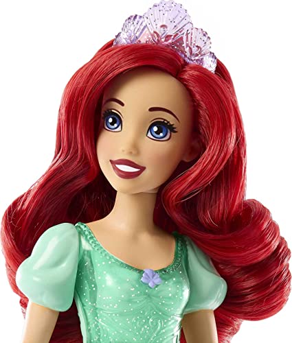 Mattel Disney Princess Toys, Snow White Fashion Doll, Sparkling Look with Black Hair, Brown Eyes & Hair Accessory, Inspired by the Movie