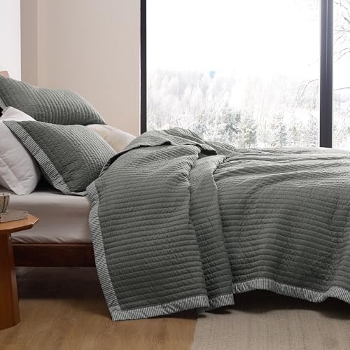 Bedsure Pink Bedspread Coverlet King Size - Lightweight Soft Quilt Bedding Set for All Seasons, Corduroy Pattern Quilt Set, 3 Pieces, 1 Quilt (106"x96") & 2 Pillow Shams (20"x36"+2")