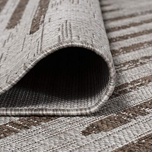 JONATHAN Y SMB124E-9R Zolak Berber Stripe Geometric Black/Ivory 9' Round Indoor/Outdoor Area Rug, Pet Friendly, Non-Shedding, Stain Resistant, Easy-Cleaning for Backyard, Patio, Porch
