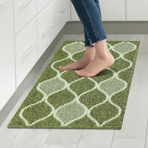 Villsure Kitchen Rugs and Mats, Non Skid Kitchen Runner Rug Absorbent Resist Dirt Kitchen Floor Mat Comfort Standing Mat Made of 100% Polypropylene Machine Washable,17.7"x47",Black