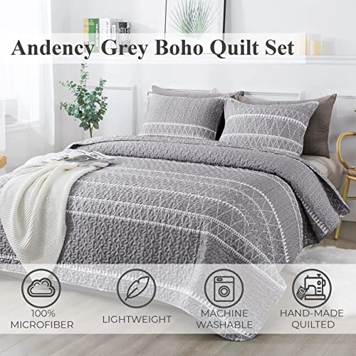 Andency Sage Green Quilt Set King (106x96 Inch), 3 Pieces(1 Striped Triangle Printed Quilt and 2 Pillowcases), Bohemian Summer Lightweight Reversible Microfiber Bedspread Coverlet Sets