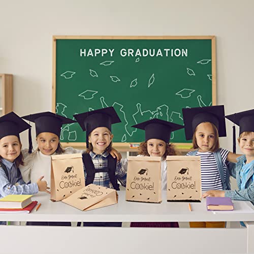 Fuutreo 200 Pcs Graduation Favor Bags Bulk Kraft Paper Treat Bags Congrats Grad Oilproof Brown Paper Bags One Smart Cookie Bags for 2024 Graduation Party Bakery Cookies Snacks Sandwiches Supplies