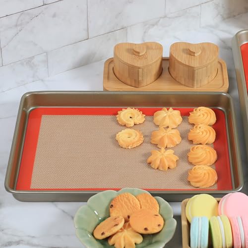 Square Silicone Baking Mats for 9 Inch Cake Pan, 8.5" Food Grade Non-stick Reusable Silicone Mat for Baking Pan for Bread/Pastry/Toast/Pie, Professional Cookie Sheets Liners for Brownie Pan 2 PCS