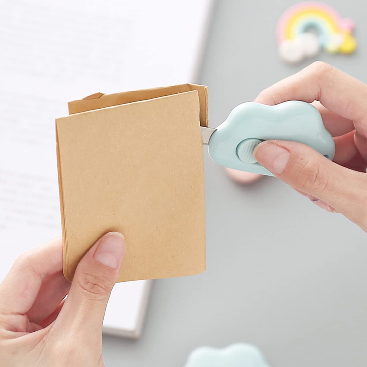 Cute Retractable Box Cutters - 3Pcs Cloud Shaped Mini Art Cutter Utility Knife Office School Stationery for Cutting Envelopes Letter Paper Cutting DIY Crafts