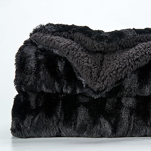 NEWCOSPLAY Super Soft Faux Fur Blanket Queen Size Red Sherpa Fuzzy Plush Warm Blanket for Sofa Bed (Red, Queen(90"x90"))