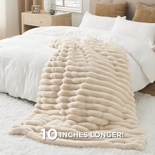 Bedsure Faux Fur Blanket, White Soft and Fluffy Blanket, Fuzzy Cozy Plush Throw Blanket for Couch, Sofa and Bed, Thick and Warm Blanket, Luxury Decorative Blanket 50x70 inches